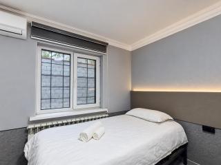 Rui Xue 2-Beds - 5