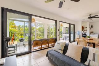 Bonita Village Beachfront Apt with Pool & Balcony - 3