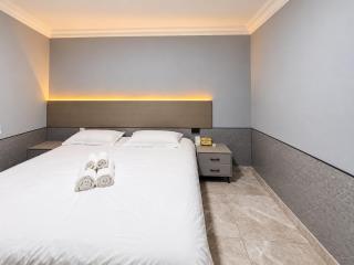 Rui Xue 1-Large Bed - 4