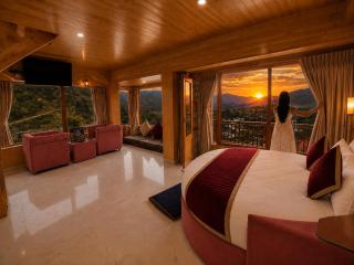 Himalayan River Resort, Manali #riverside #big private parking #scenic river & mountain view #open cafe #spacious room #big garden with campfire - 9