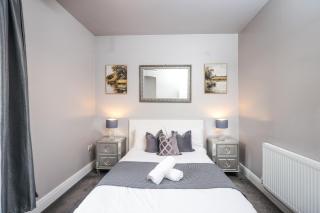 Haywra Apartment LT By Furnished Accommodation - Central Location - Rare FREE PARKING - Family Relocation - Business Stays - 6