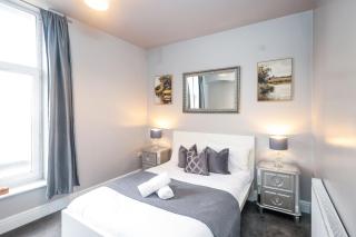 Haywra Apartment LT By Furnished Accommodation - Central Location - Rare FREE PARKING - Family Relocation - Business Stays - 8