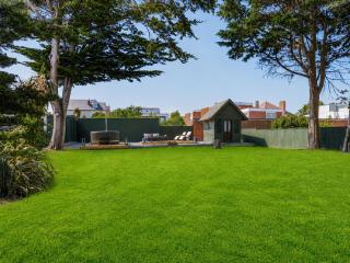 Sobo House, Southbourne Beach, Bournemouth Sleeps 12, with hot tub - 9