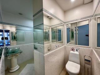 Central Kyiv Apartment near Olimpiiska & Palace of Sports - 5