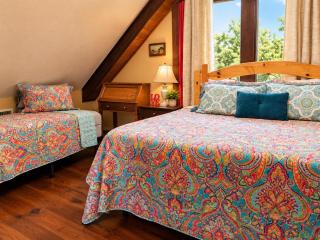 RUSTIC BLUEBONNET CABIN With VIEW BY HIDDEN FALL PARK - 5