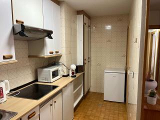 Oviedo 2BR Flat by HUCA Hospital Sleeps 3 - 4
