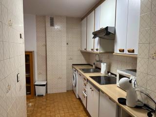 Oviedo 2BR Flat by HUCA Hospital Sleeps 3 - 7