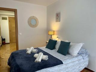 Oviedo 2BR Flat by HUCA Hospital Sleeps 3 - 3
