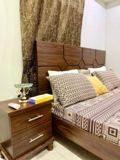 The Walnut Suite - 8