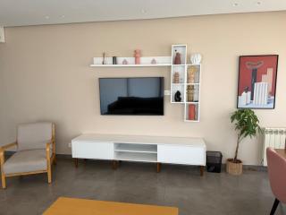 Top Floor 3BR Mar Mikhael 24 7 Power WiFi - 4