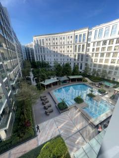 Walking distance to NAIA Terminal 3 at 81 Newport Bldg C4-3i - 5