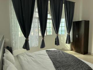 AAA Home Stay - 1