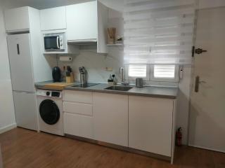 Urban Serenity Apartment - 6