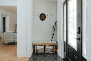 Clancy House - Cedar Hot Tub Sleeps 10 - 1