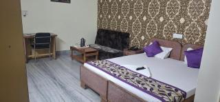 Hotel Utsav Deluxe - 9