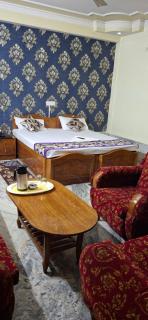 Hotel Utsav Deluxe - 6