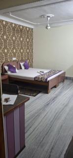 Hotel Utsav Deluxe - 2