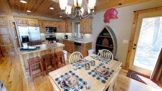 Lakefront Hideaway - 8