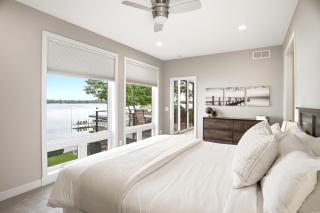 Lakefront Luxury - 6