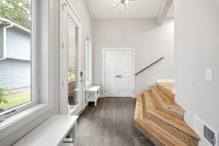 Lakefront Luxury - 5