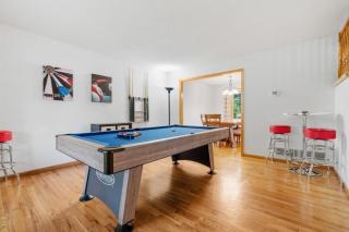 Ultimate Family Fun Escape - 2