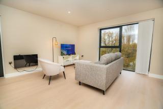 Bright & Contemporary 2 Bed Flat in Birmingham - 0
