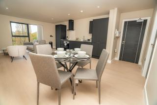 Bright & Contemporary 2 Bed Flat in Birmingham - 8