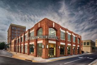 Brickhaven: Bristol's Landmark 1880s Brick Home - 4