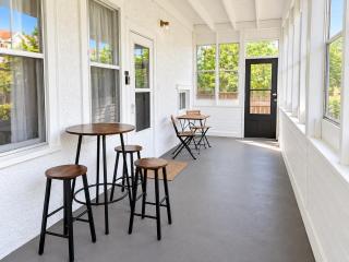 The Heritage Flat at 913 - 2