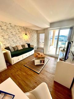 Studio lumineux en bord de mer - 2