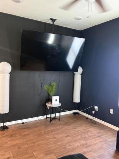 Spacious 2-story home on a cozy corner lot Pets ok - 7