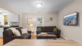 Charming apt in DT Libertyville - Near Naval Base - 6