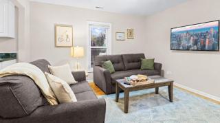 Charming apt in DT Libertyville - Near Naval Base - 5