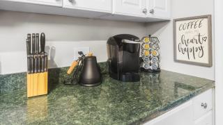 Charming apt in DT Libertyville - Near Naval Base - 1