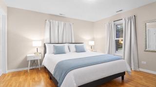 Charming apt in DT Libertyville - Near Naval Base - 7