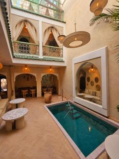 Riad Privé CHIC, piscine chauffée, petit-déjeuners, proche Jemaa el-Fnaa - 4