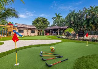 TropiCasa Paradise Near Beach-Downtown with Heated pool Mini Golf & BBQ L22 - 8