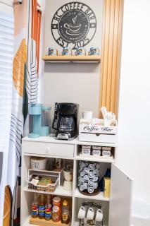 Luxury Lakeview 2 Bedroom Condo Minutes from Disney - 1