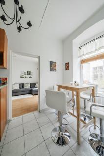 Central Courtyard Apartment - 4
