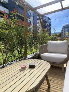 Cozy & Comfortable Apartment with free parking - 3