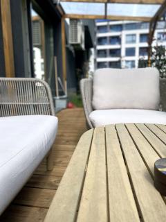 Cozy & Comfortable Apartment with free parking - 4