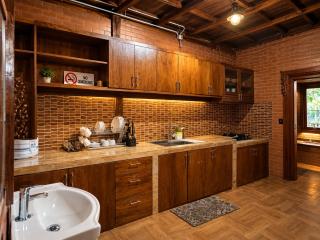 Villa Rosewood Cisarua Puncak Taman Safari - 5