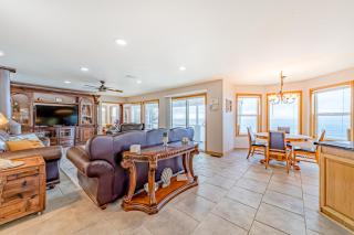 Gorgeous oceanfront estate with amazing views & hot tub - steps to quiet beach - Brookings - 7