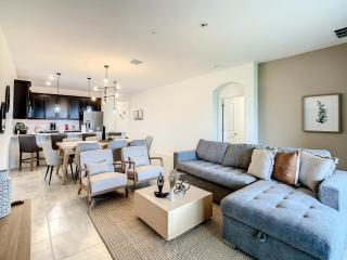 Splendid Thematic 3BR with Garage & Waterpark - 7