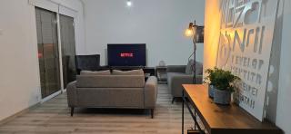 Eleven Deluxe 2BR Apt - Breakbooking CY - 7