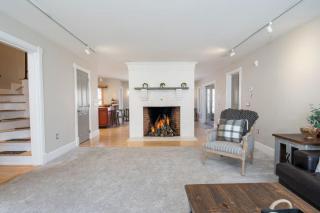 Bearet FIreplace Hot Tub Game Room! - 6