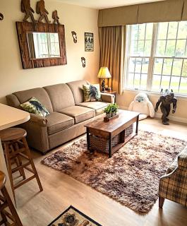 Unique Yeti-Theme Ski On Off Suite Jiminy-Sleeps 4 - 8
