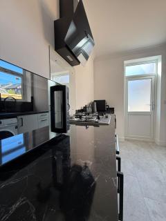 Beautiful 1-Bedroom City Retreat - 4