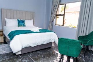 Urban Escape Boutique Hotel - 7