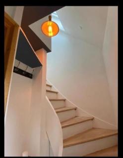 Central Villa Apartment with free parking for long stays - 8